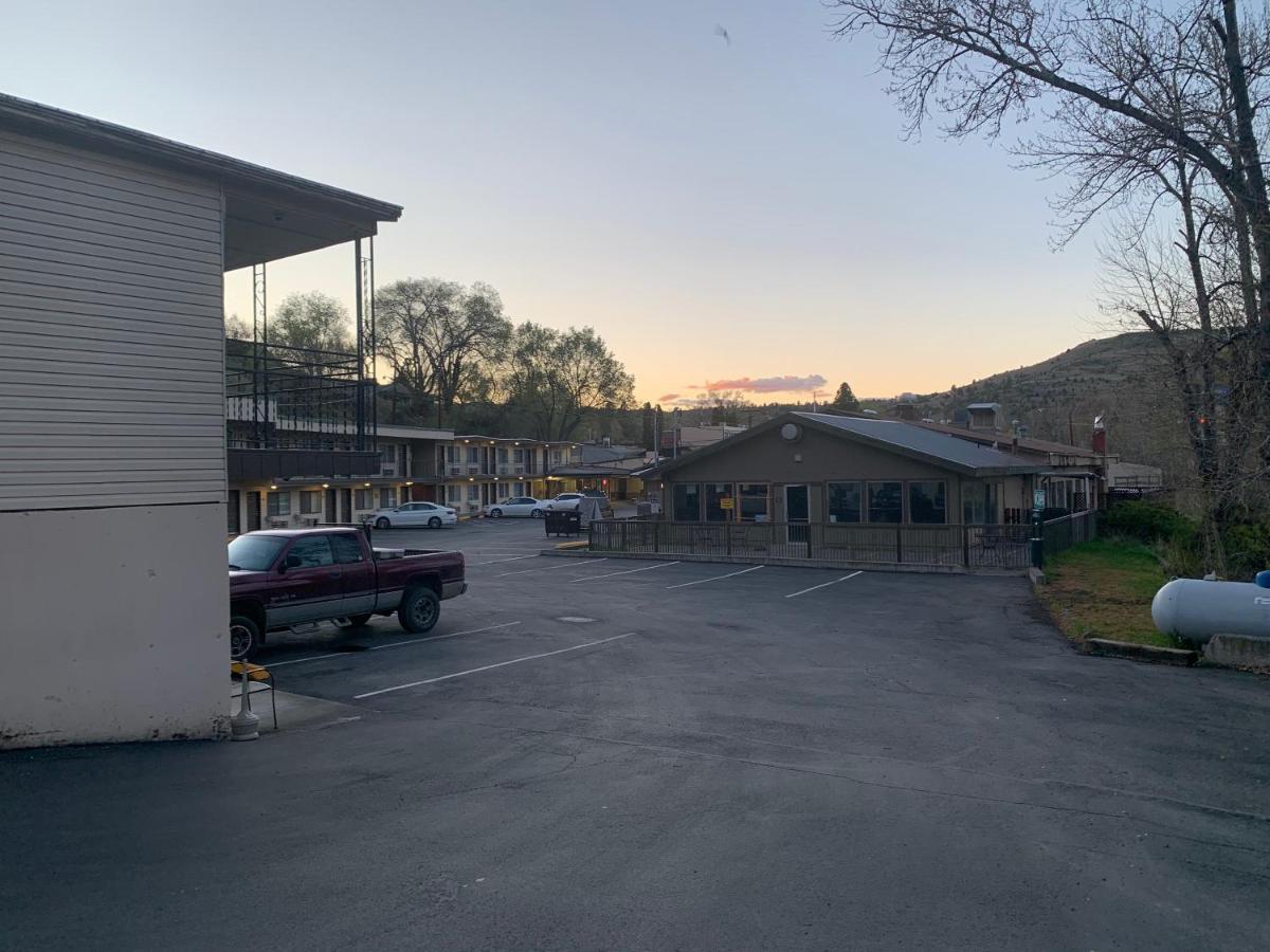 Sunset Inn - John Day Exteriör bild